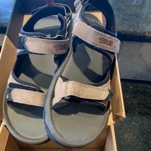 Teva Katavi size 9 New In Box